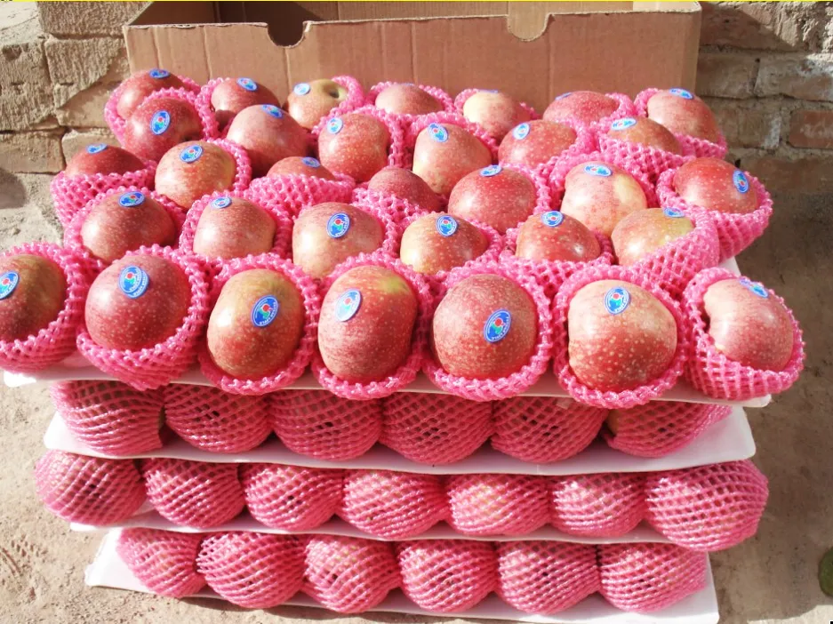 China Fresh Sweet Delicious Red with More Juicy Fruit