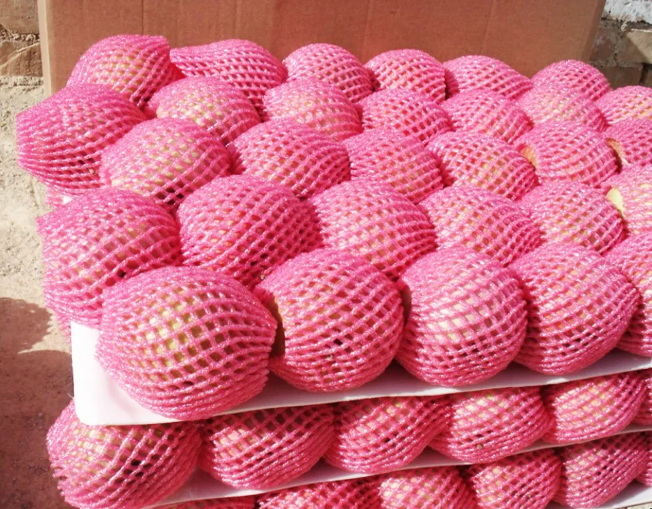 China Fresh Sweet Delicious Red with More Juicy Fruit