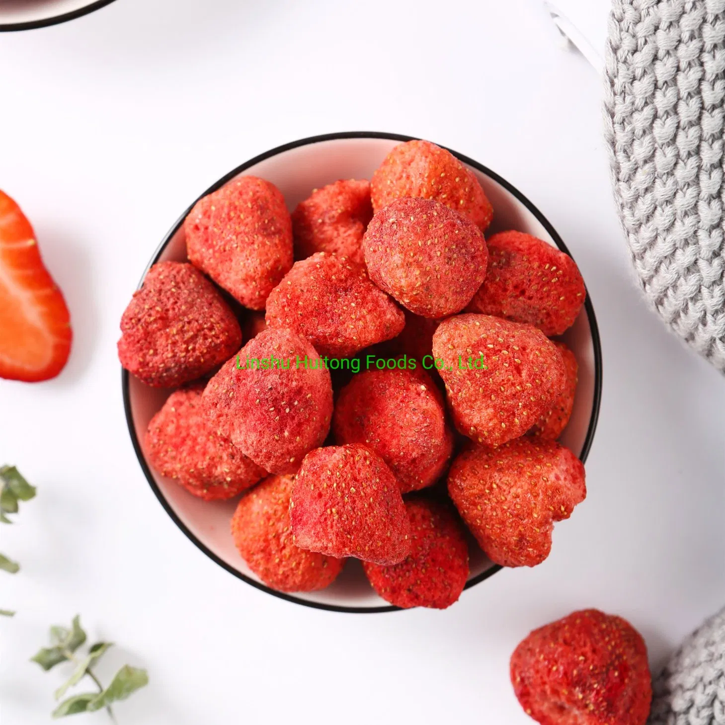 Fresh Fruit Flavous ISO Management Freeze Dried Strawberry Whole Slice Cubes