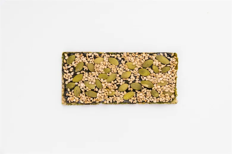 Safety Instant Seaweed Snack with Nuts Topping 32g with Health Report